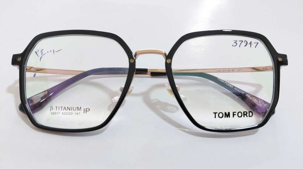 TOM FORD