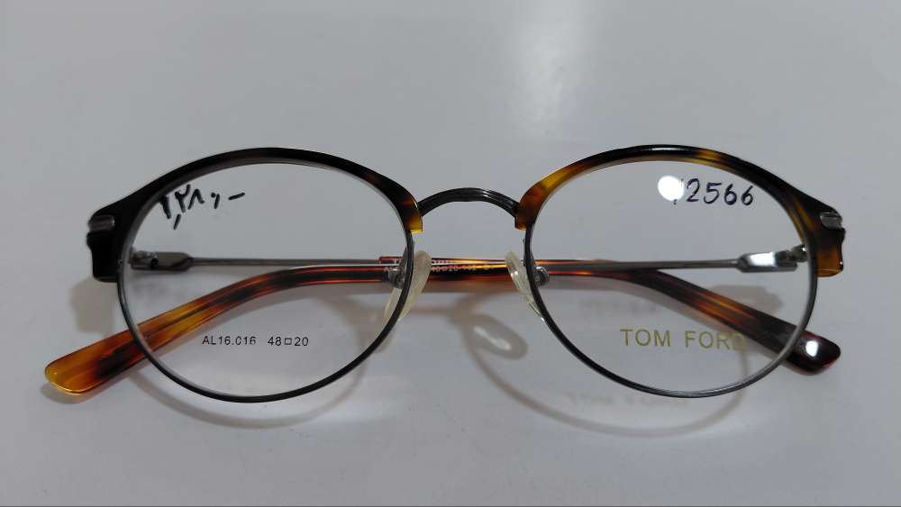 TOM FORD