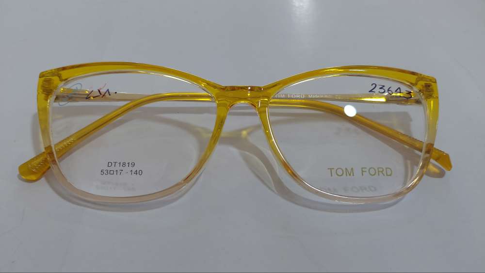 TOM FORD