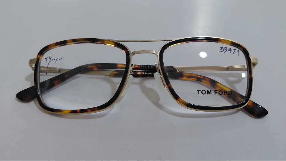 TOM FORD